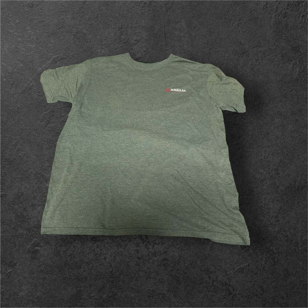 Magellan Outdoors Men's Heather Gray Lab in USA Flag Sunglasses Graphic T-Shirt